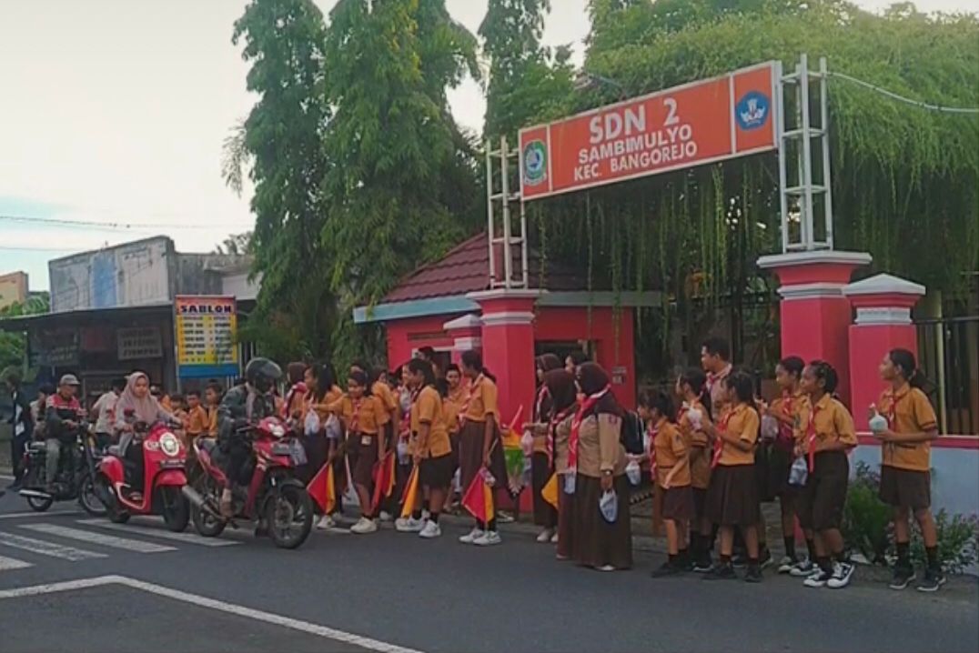 Gerakan Pramuka Korsa Gugus Sambimulyo Gelar Kegiatan Berbagi Takjil