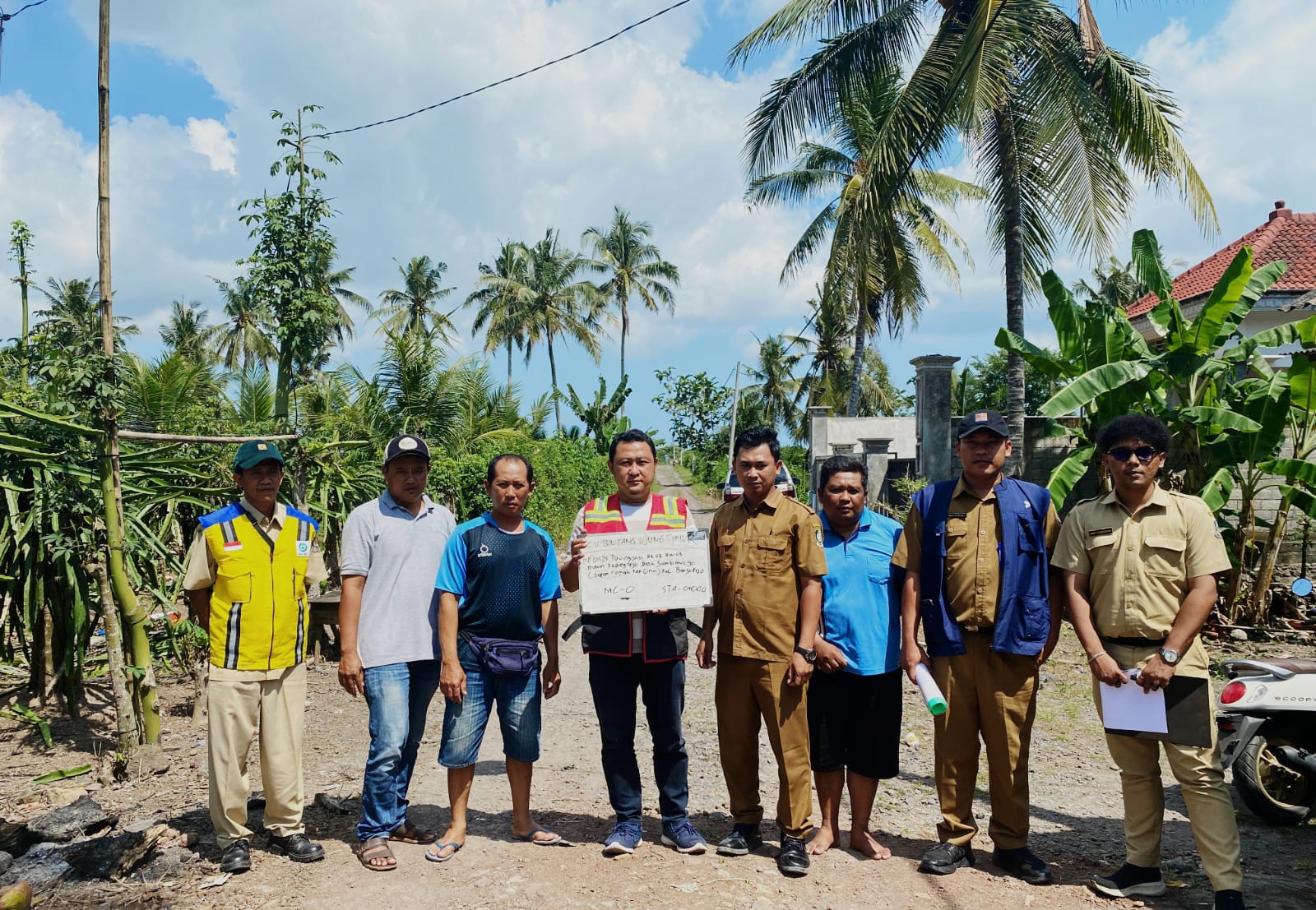 Proses MC 0 untuk Lanjutan Pavingisasi di Dusun Kedungrejo RT Pak Sis Keselatan