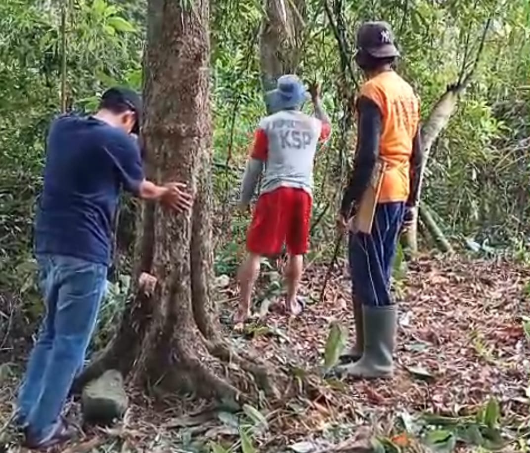 Wo Lor Pimpin Kegiatan Bersih-Bersih di Lokasi Cikal Bakal Nama Dusun Sambirejo