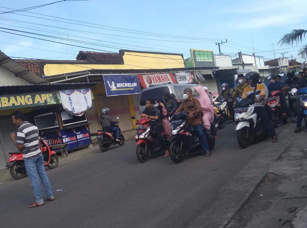 Perempatan-Pasar-Kedungrejo---Sambimulyo-Macet-Arus-Lebaran