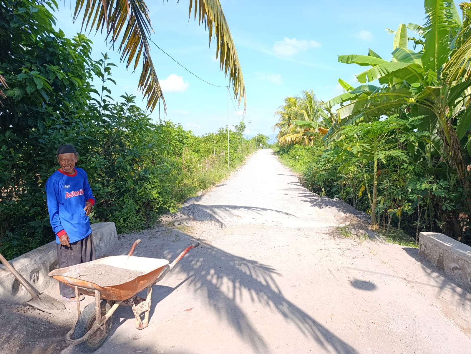Proyek-Paving-Jalan-Sawah-Ajong-Kebarat-Selesai,-Warga-Sambimulyo-Senang