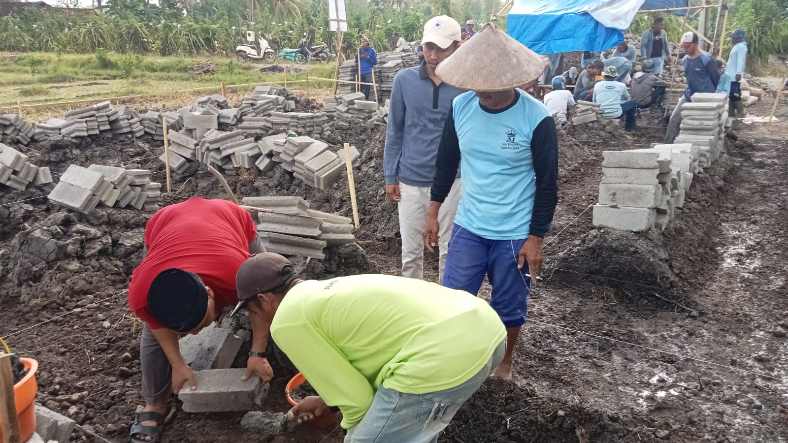 Peletakan-Batu-Pertama-Dan-Kerja-Bakti-Pembangunan-Mushola-Di-Dusun-Sambirejo---Sambimulyo