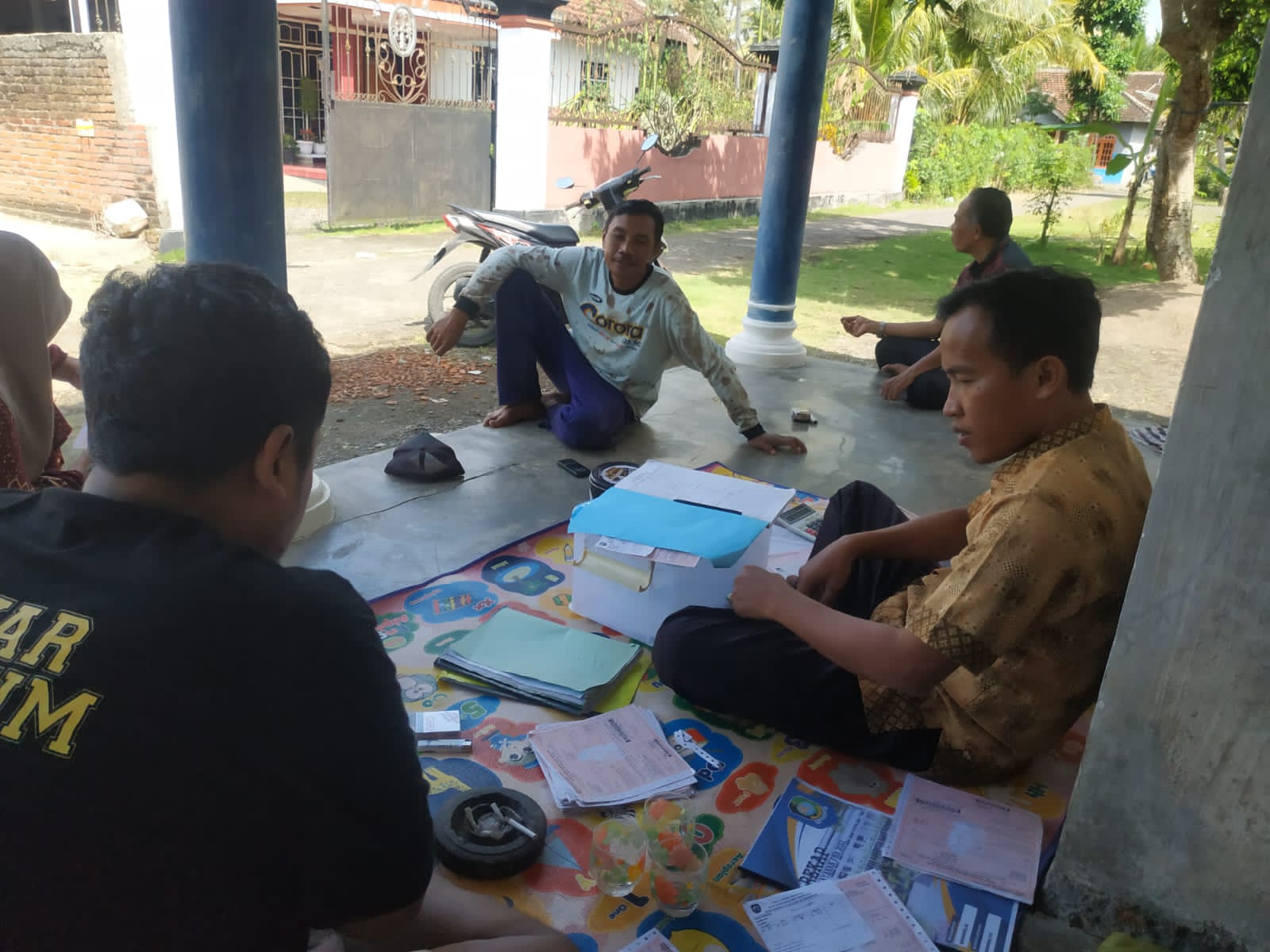 Long-Weekend-Kadus-Sambirejo-Ngantor-Di-Rumah-Ketua-RT-Untuk-Menarik-Pajak