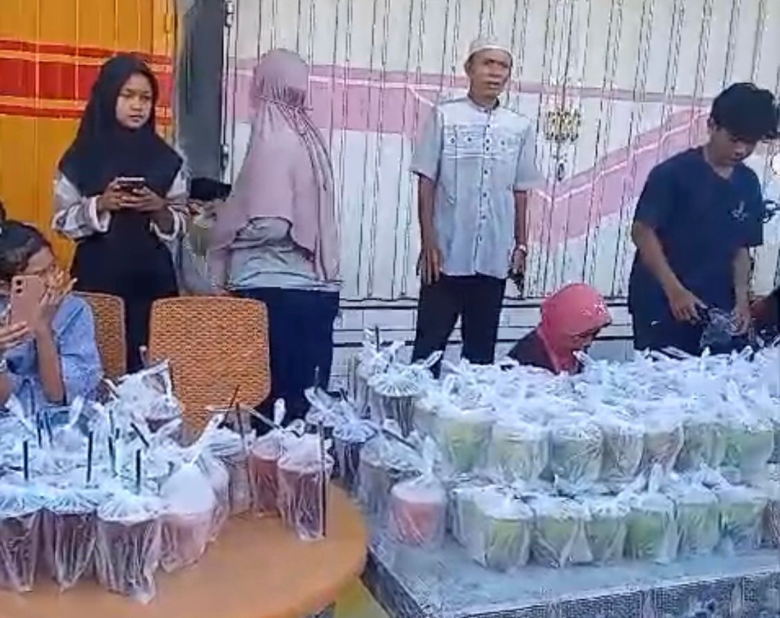 Remas-Al-Manar-Sambimulyo-Bagikan-1000-Cup-Takjil-Gratis-di-Bulan-Ramadan-2024