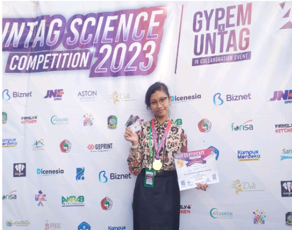 PUTRI-SAMBIMULYO-RAIH-MEDALI-EMAS-DALAM-AJANG--UNTAG-SCIENCE-COMPETITION-2023