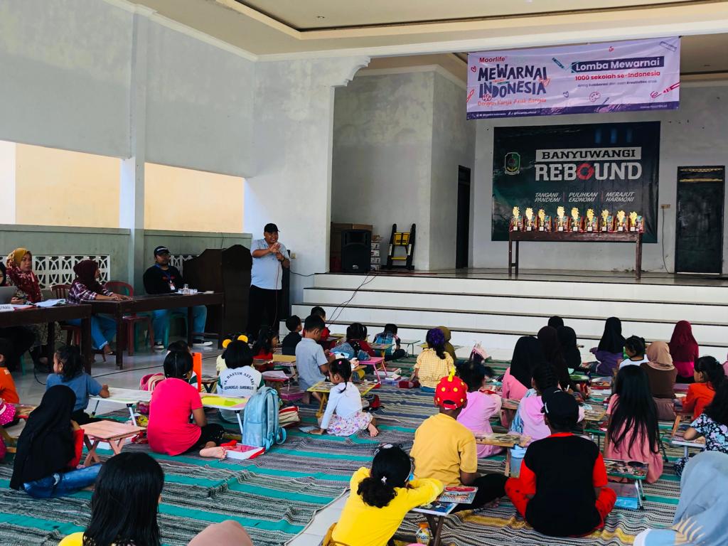 Moorlife-Gelar-Acara-Mewarnai-Indonesia-Di-Balai-Desa-Sambimulyo-Jawa-Timur