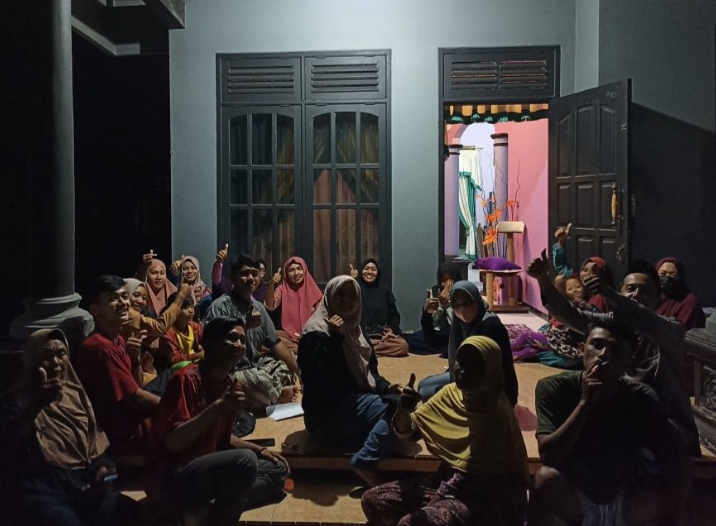 Mahasiswa-Magang-Bersama-Kepala-Dusun-Dan-Ketua-Rt-Sambimulyo-Sosialisasi-Aplikasi-Simpeldesa