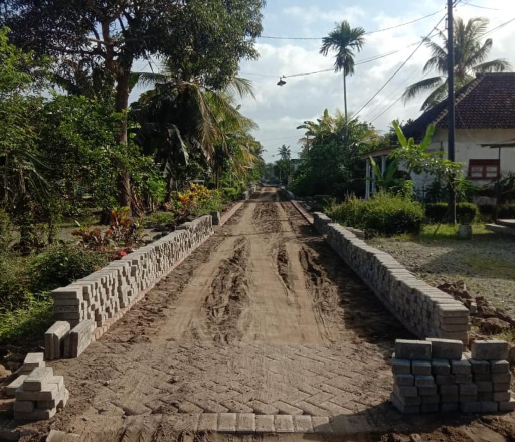 Pavingisasi-Lanjutan-Sambitimur-Mulai-Dikerjakan