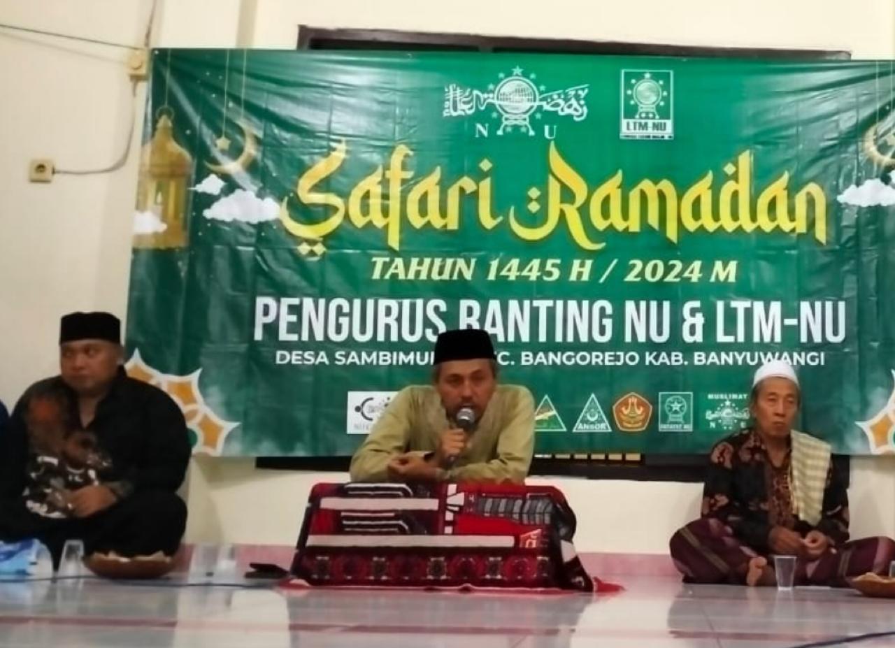 KH-Moh-Syakur-Memberikan-Tausiyah-Safari-Ramadan-di-Masjid-Miftahussalam-Sambimulyo