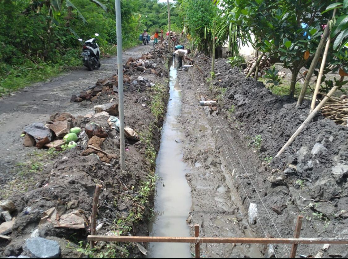 Pembangunan-Drainase-Di-Dusun-Kedungrejo-Sambimulyo-Mulai-Di-Kerjakan