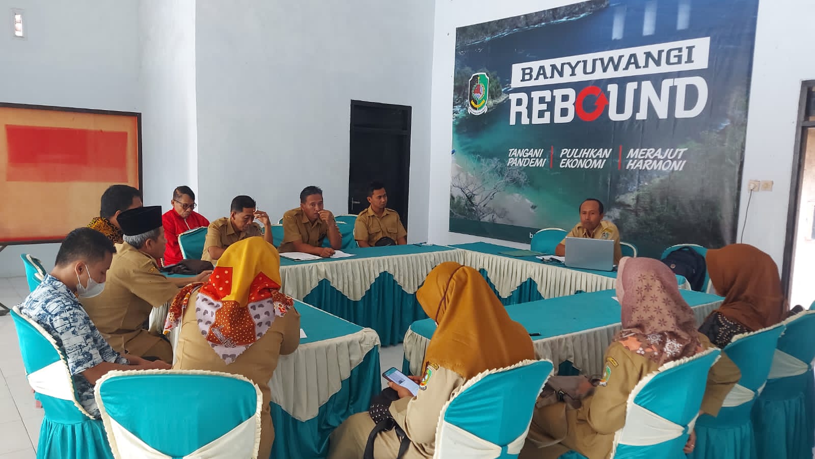 Rapat-Koordinasi-Sekdes-Dan-Perangkat-Desa-Sambimulyo-Untuk-Optimalkan-Pelayanan-Publik