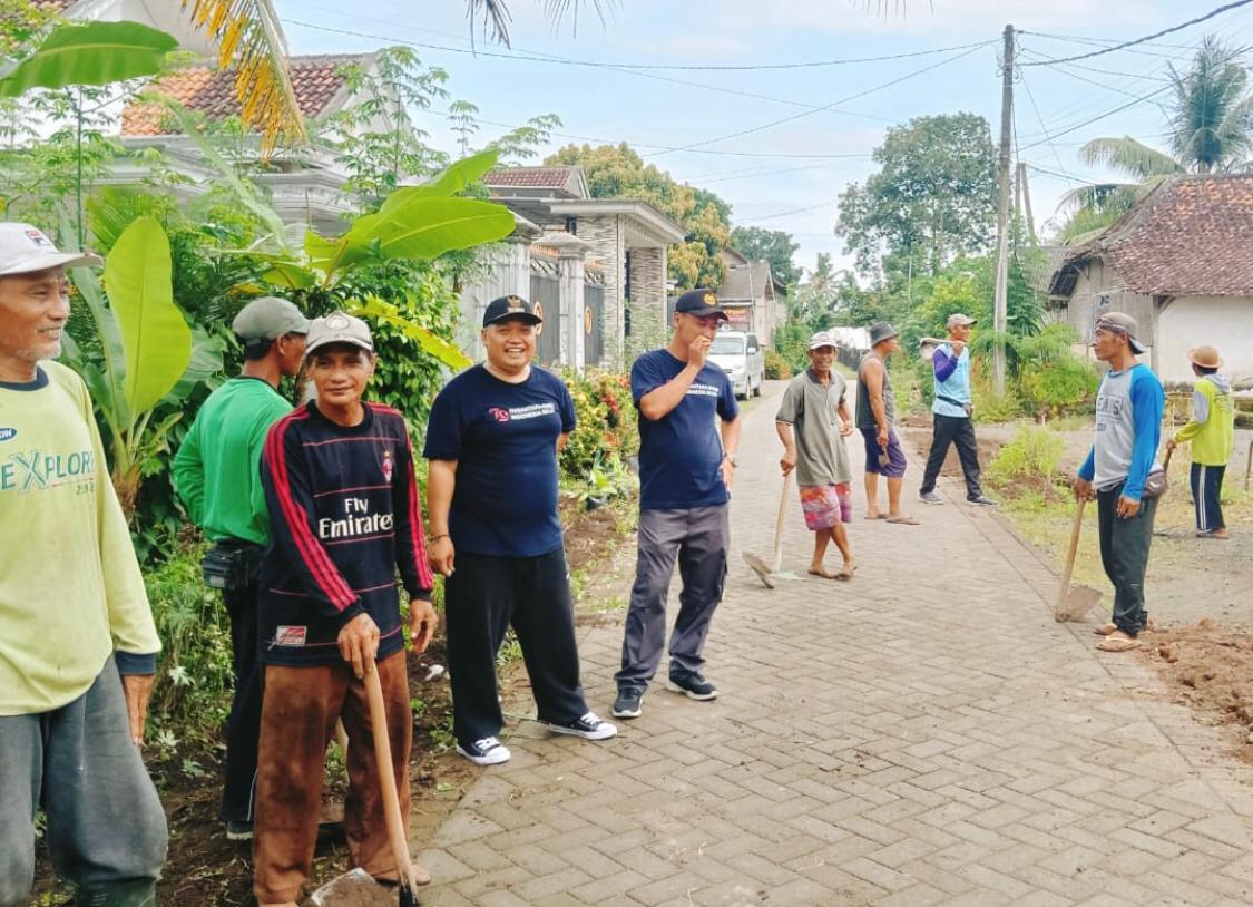 Warga-Lakukan-Kerja-Bakti-di-Lingkungan-Dusun-Kedungrejo-Lincip-Desa-Sambimulyo