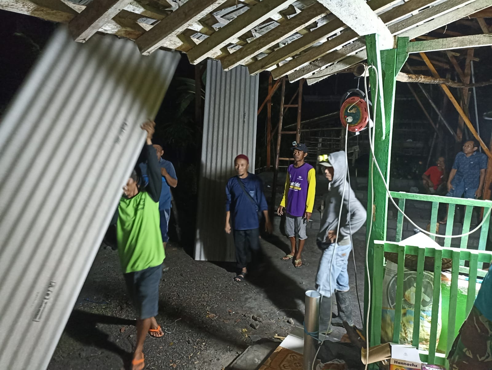 Bedah Rumah Untuk Warga Sebatangkara Di Sambimulyo Sudah Kerjakan