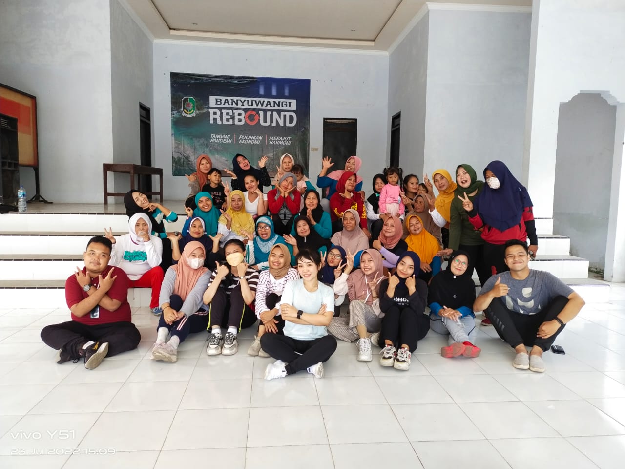 Setiap-Sabtu-Sore-Posyandu-Sambimulyo-Ajak-Kaum-Hawa-Senam-Irama-Musik