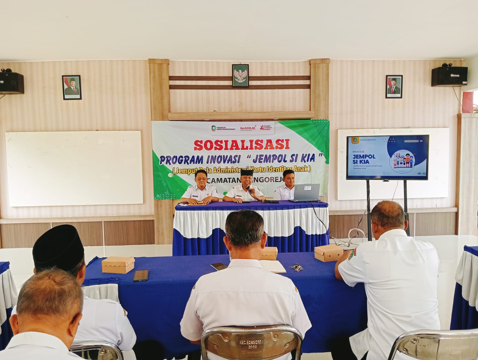 Sosialisasi-Program-Inovasi-Jempol-Si-KIA--Jemput-Bola-Administrasi-Kartu-Identitas-Anak--dalam-upaya-peningkatan-pelayanan-publik-di-Kecamatan-Bangorejo