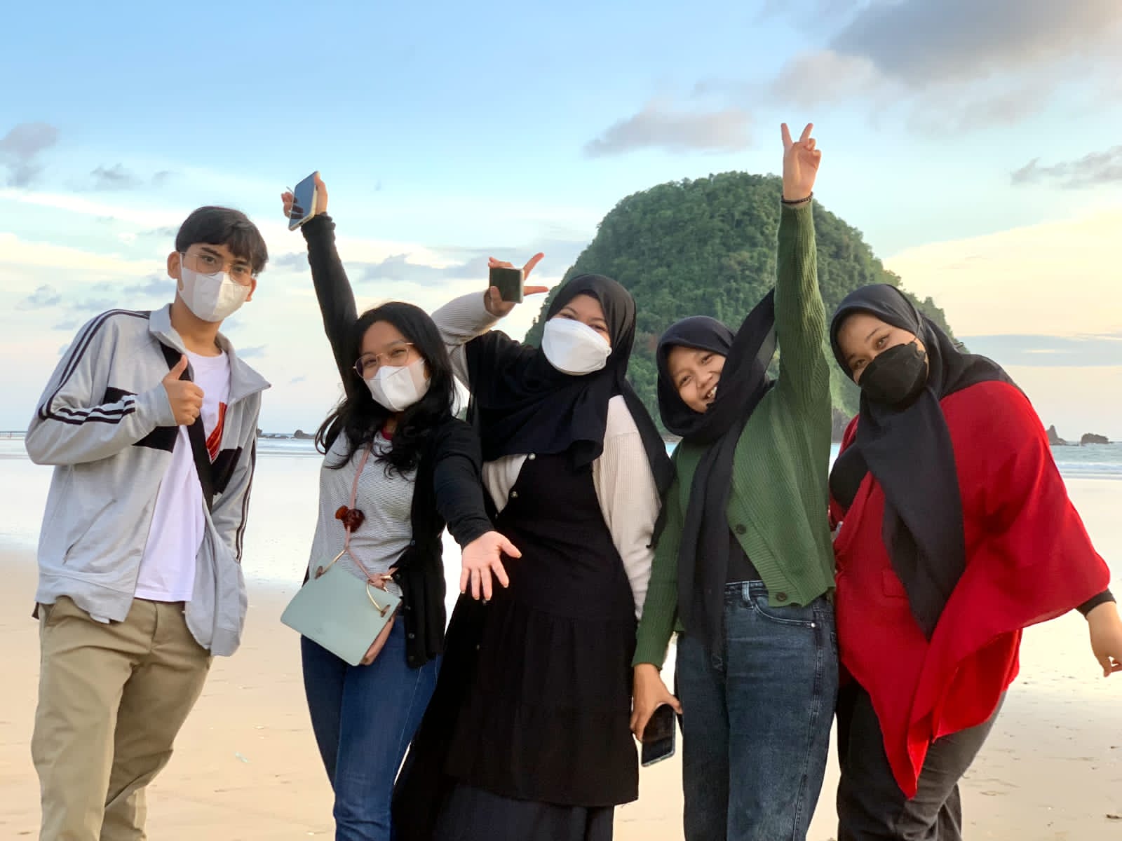 Wisata-Ke-Wilayah-Selatan-Mahasiswa-Berbagai-Daerah-Itu-Kagum-Akan-Indahnya-Banyuwangi