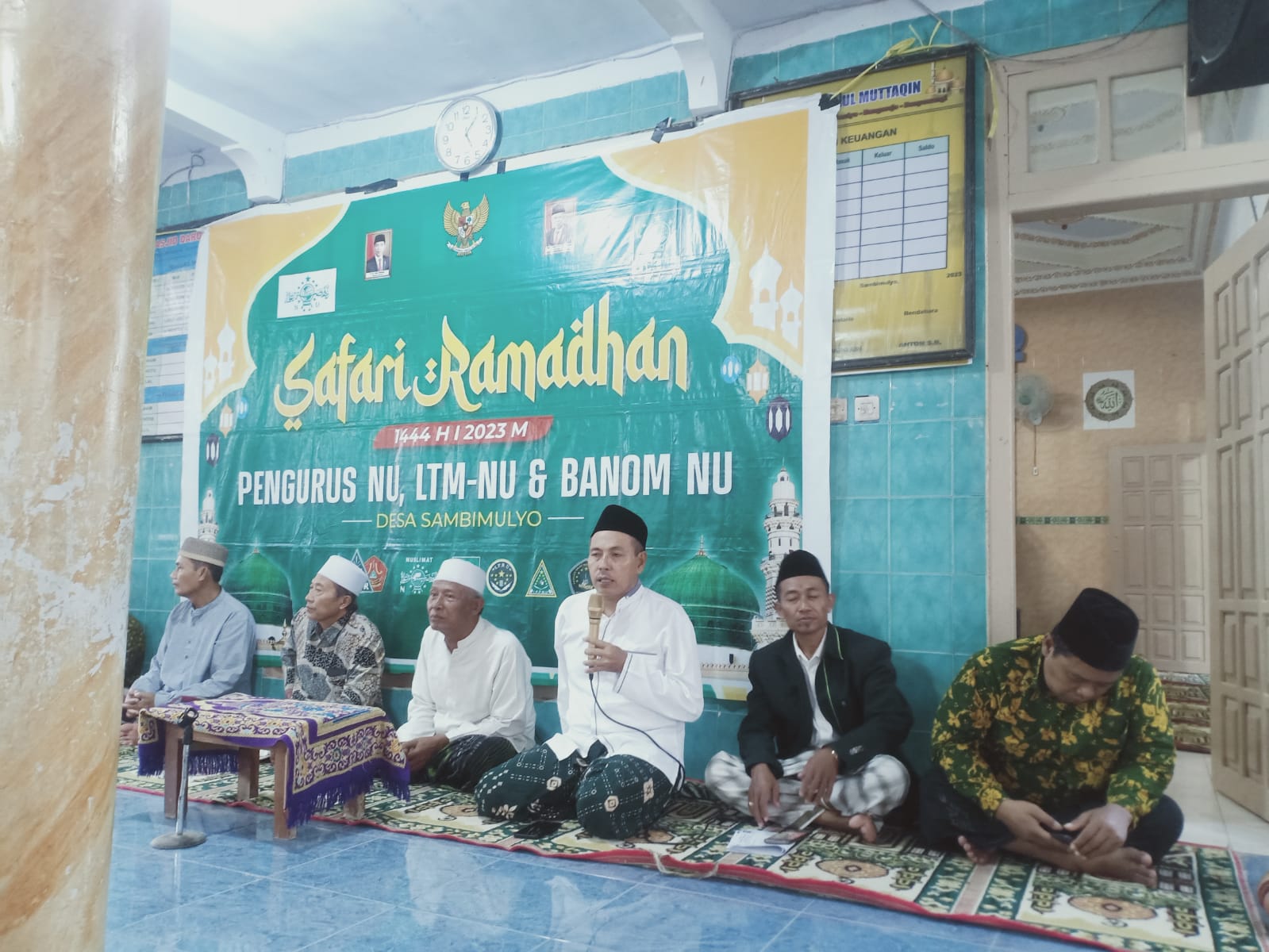 Penutupan-Safari-Ramadhan-Ranting-NU-Sambimulyo-Diwarnai-Sedekah-Sandang-Kepada-Anak-Yatim