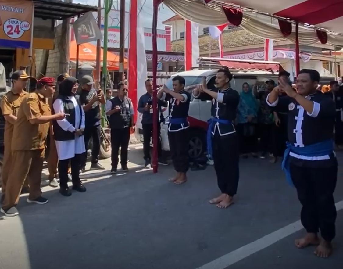 Masyarakat-Puas,-Bunga-Desa-di-Sambimulyo-:-Pelayanan-Dekat-Cepat-dan-Efisien