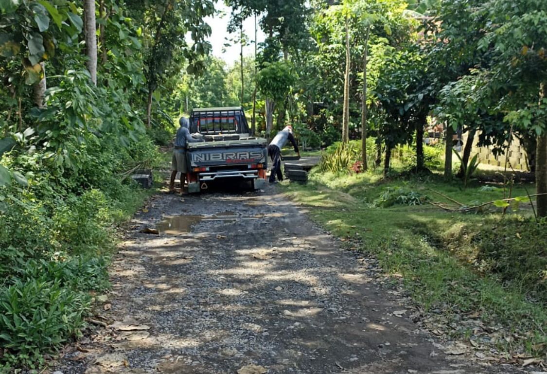 3-Lokasi-Hari-Ini-Di-Droping-Material-Pavingisasi