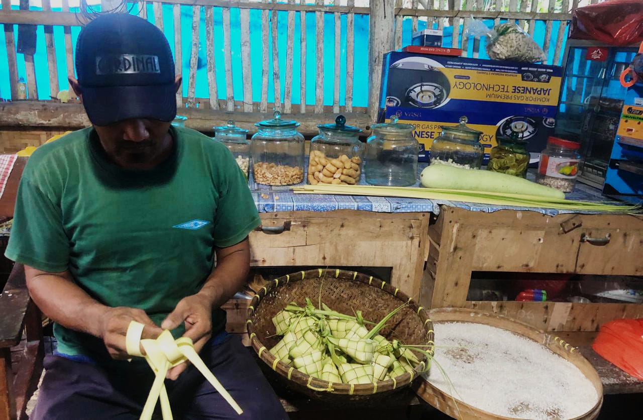 Lebaran-Segera-di-akhiri-dengan-Simbol-Ketupat-dan-Lepet