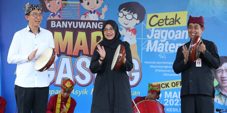 Gandeng-Prof-Yohanes-Surya,-Ipuk-Targetkan-5000-Anak-Banyuwangi-Jago-Matematika