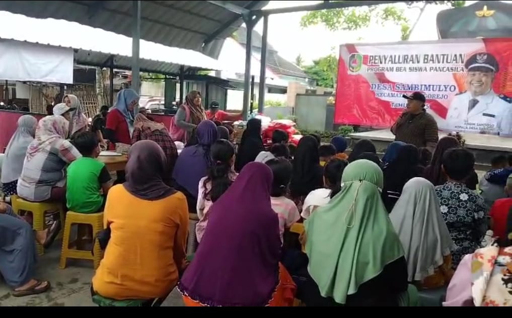 Penyaluran-Program-Beasiswa-Pancasila-di-RTH-Sambimulyo