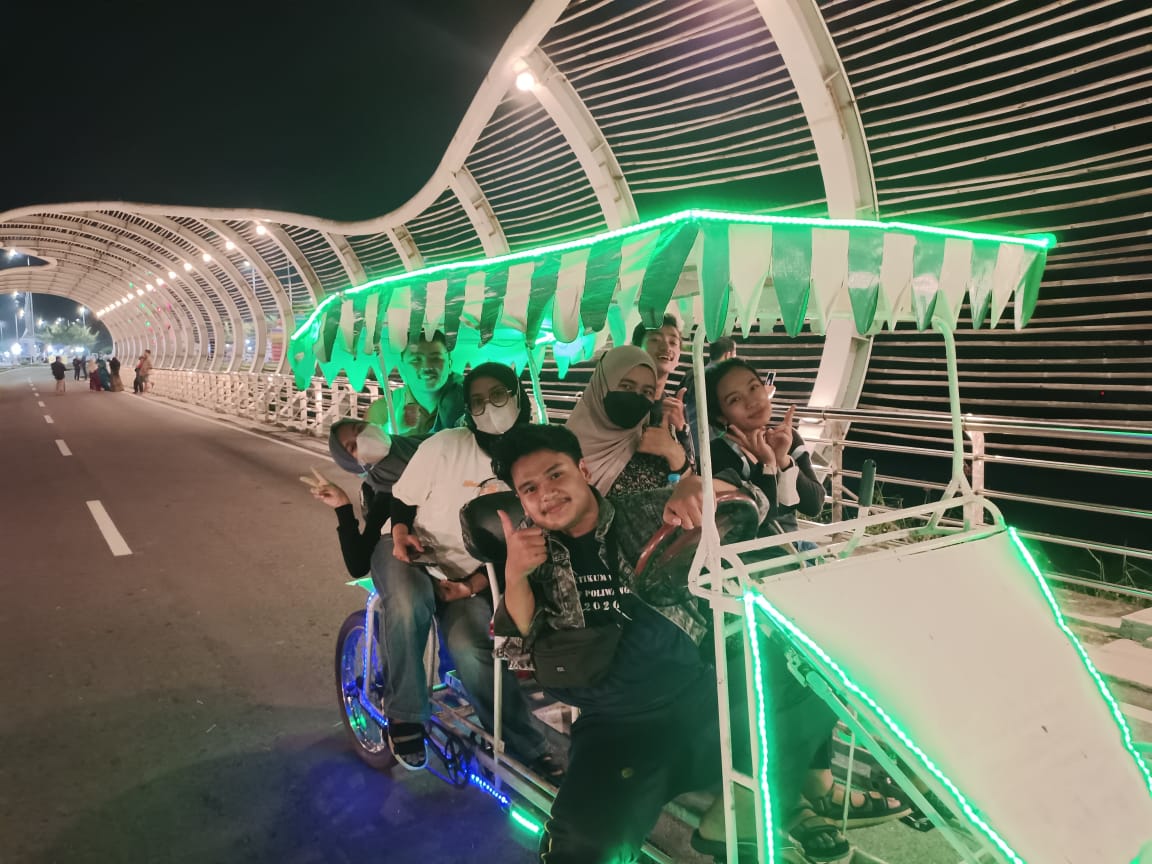 Mahasiswa-Magang-Kampus-Merdeka-Menjajal-Wisata-Pantai-Boom