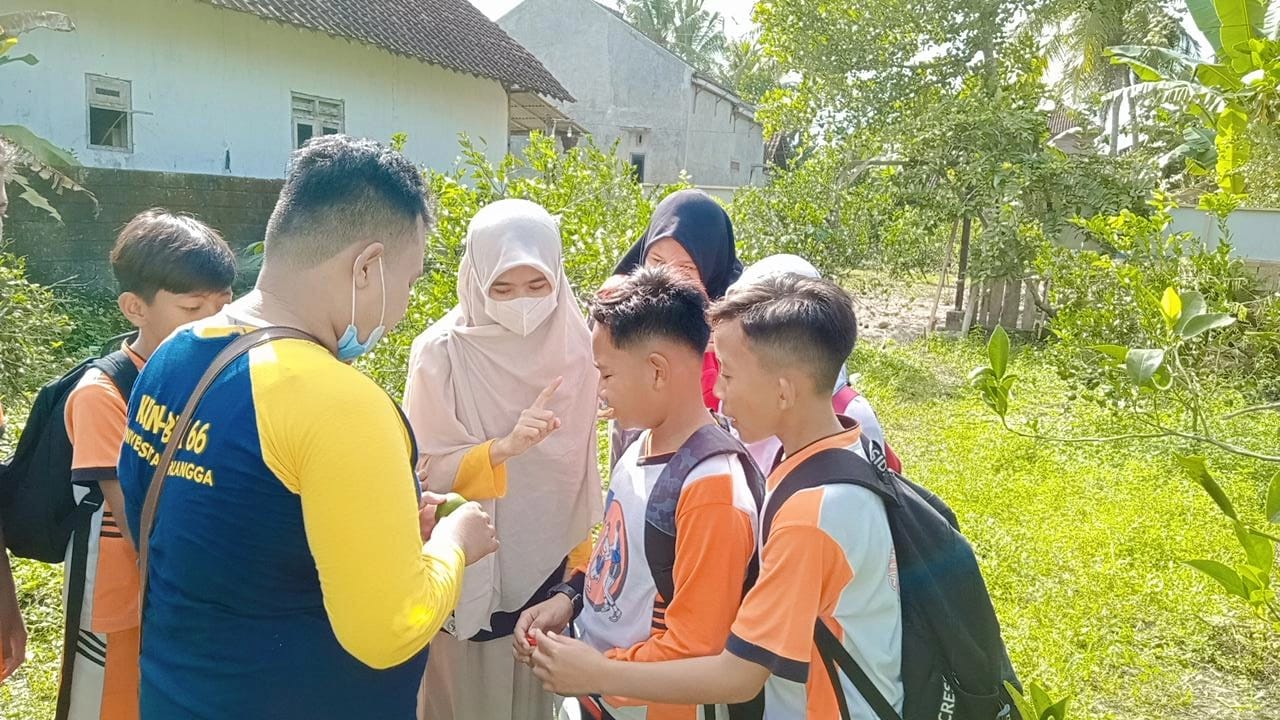 Anak---Anak-Sekolah-Dasar-Sambimulyo-Diajak-Belajar-Alam-Di-Kebun-Jeruk