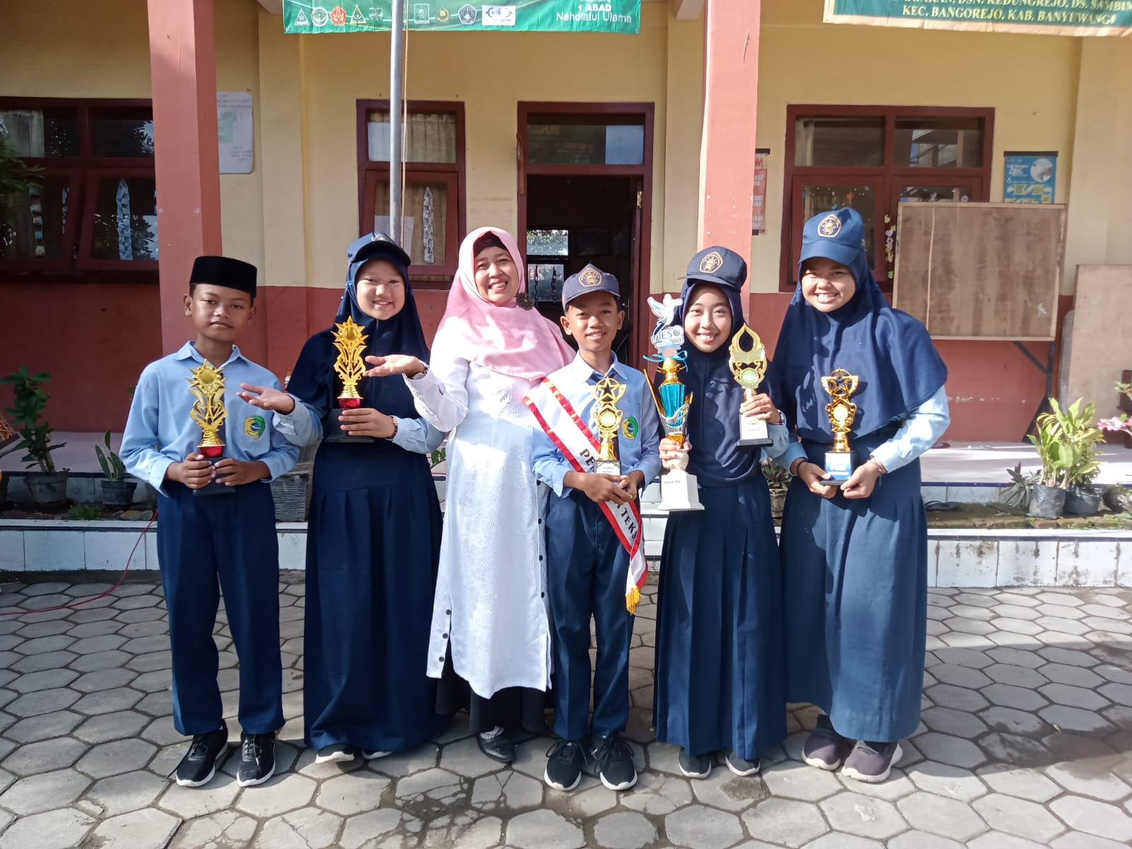 MI-Al-Falah-Sabet-Beberapa-Medali-Di-Ajang-Porseni-MI-Kabupaten-Banyuwangi