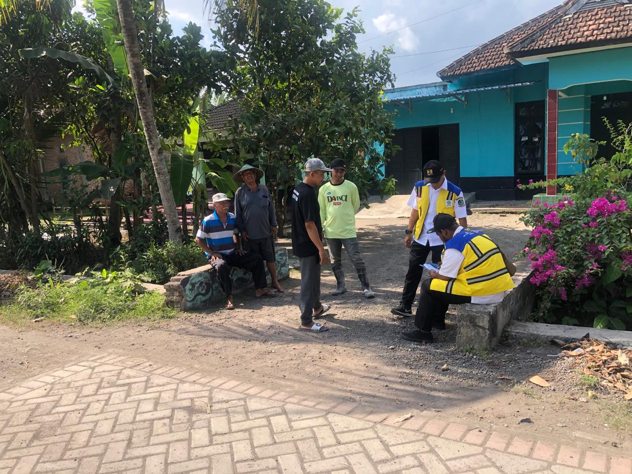 Dinas-PU-Banyuwangi-Lakukan-Survei-Pavingisasi-di-Sambimulyo---Brak-Ketimur