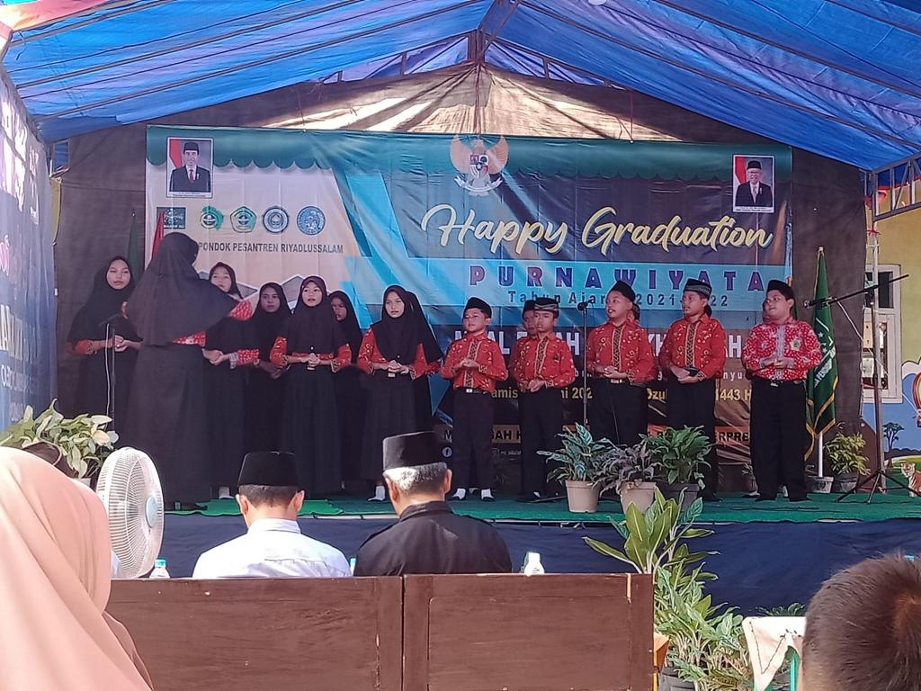 MI-Al-Falah-dan-TK-Khotijah-110-Sambimulyo-Gelar-acara-Perpisahan-Air-Matapun-Tumpah