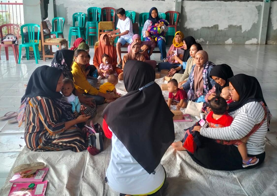 Kelas-Ibu-Balita-di-Balai-Desa-Sambimulyo-Menarik-Perhatian-Warga