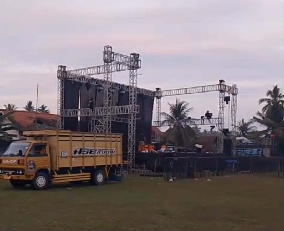 Nanti-Malam-Cek-Sound-Besok-Malam-Sholawatan-Bersama-Bangon-Jiwo-Di-Lapangan-Sambimulyo