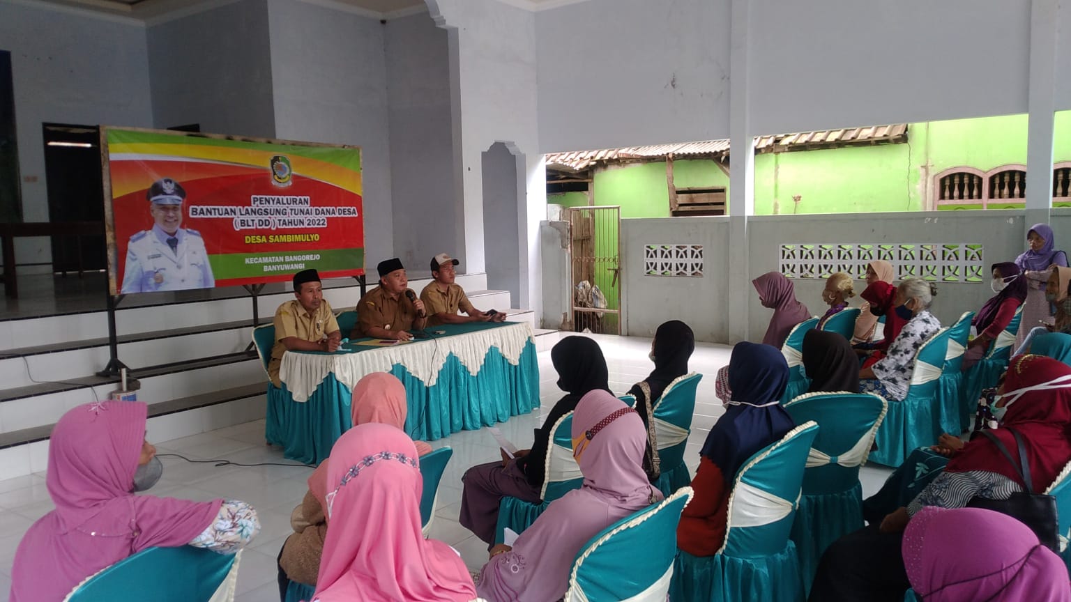 Dalam-Penyaluran--BLT--DD-Tahap-III-Kades-Sambimulyo-Ingatkan-Pentingnya-Datang-Ke-Puskesmas-Bagi-Yang-Punya-KIS