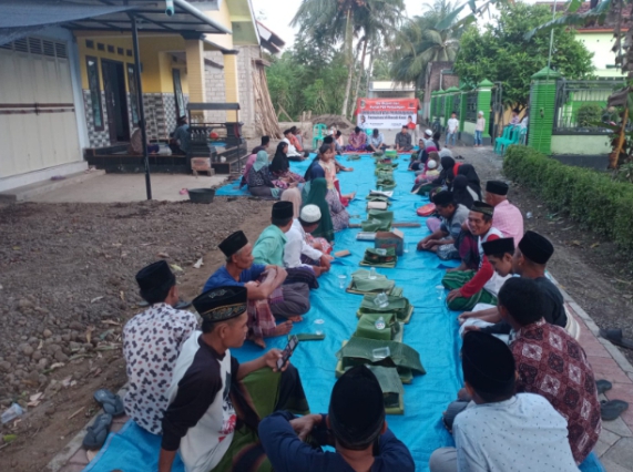 Warga-Gelar-Tasyakuran-Di-Jalan-KH.-Hambali