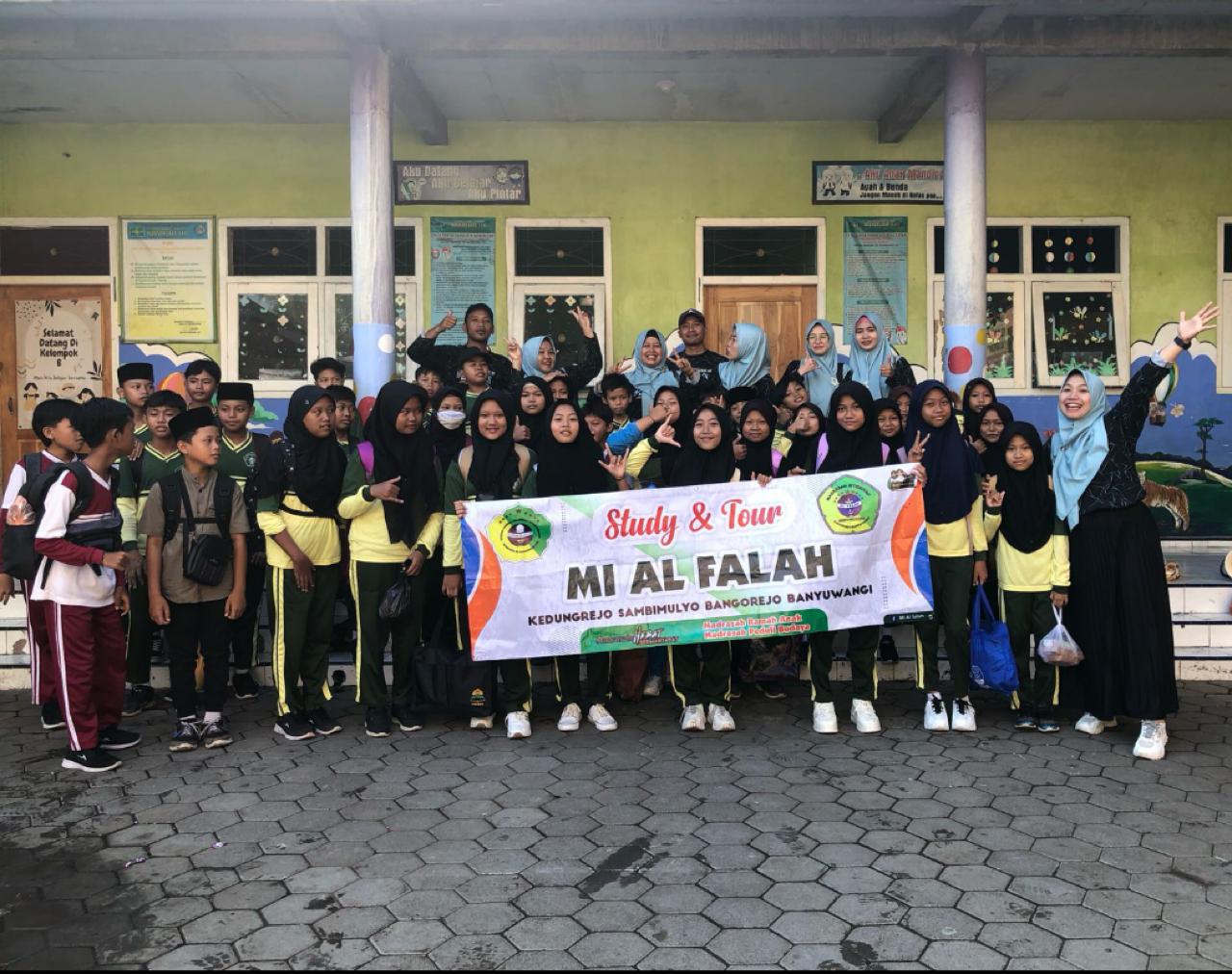 MI-Al-Falah-Sambimulyo-Gelar-Studi-dan-Wisata-Religius,-Kunjungi-Berbagai-Tempat-Bersejarah