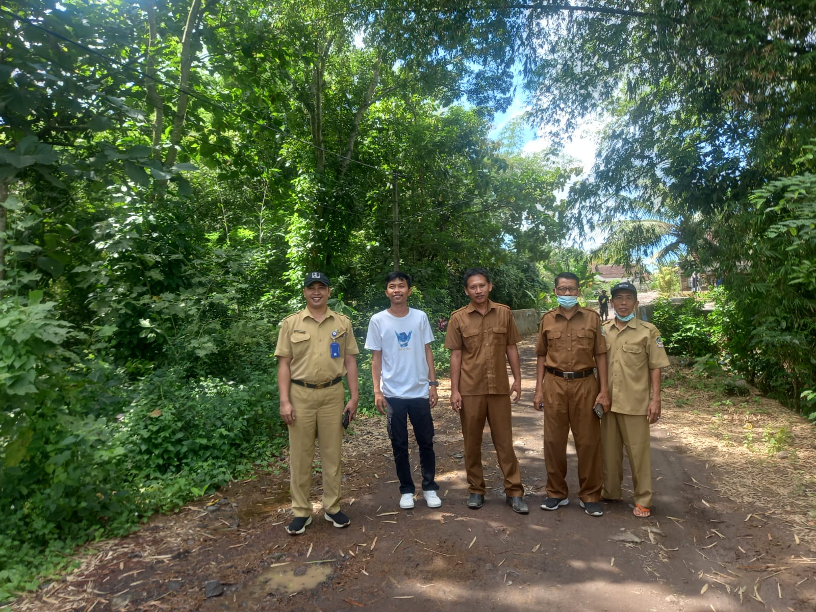 Survey-Untuk-Pavingisasi-Di-Barat-Moyang-Dusun-Sambirejo-Desa-Sambimulyo